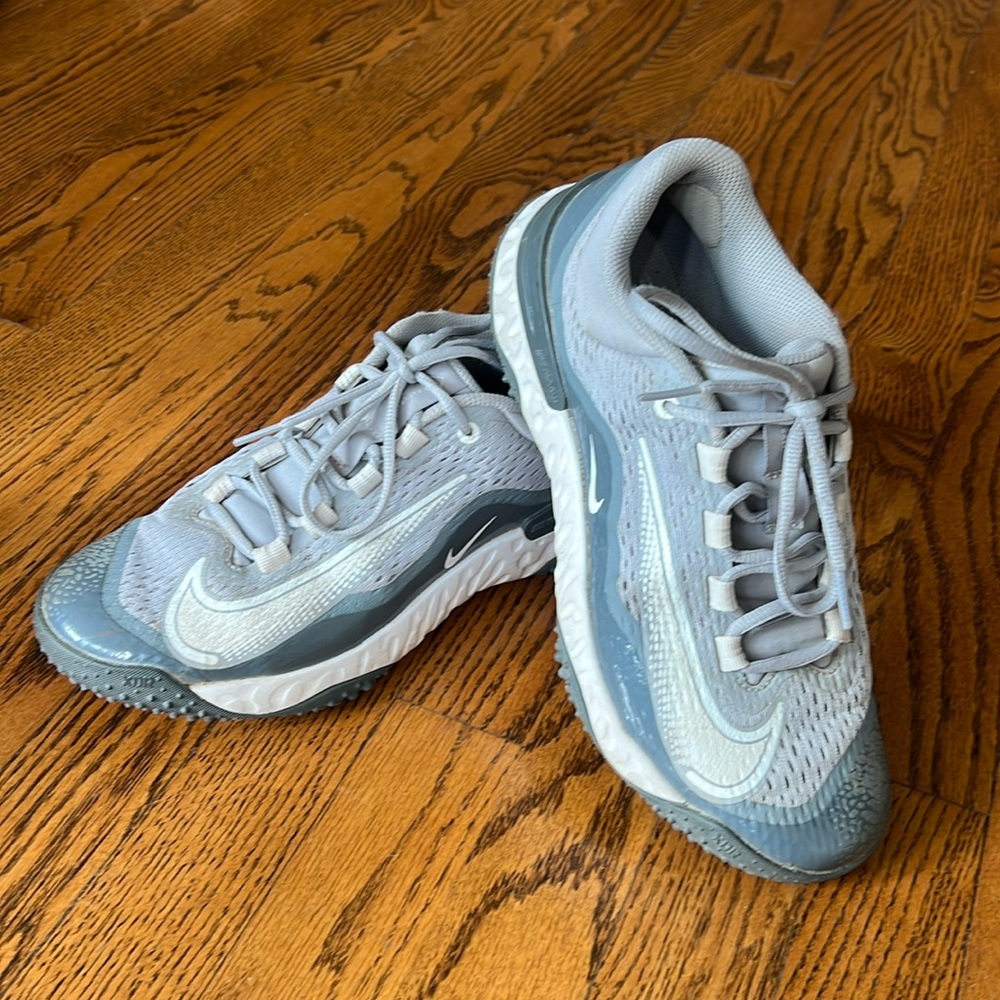 Nike baseball turf cleats size 7